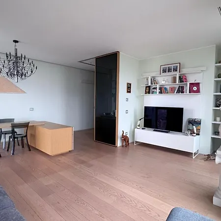Elegant & Spacious In Solaria - View 公寓 米兰